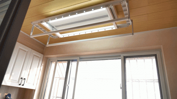 售價1699元，小米上線全新晾衣神器，帶加熱烘乾哦