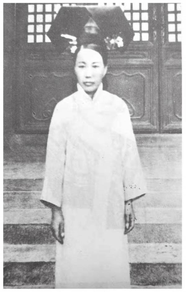 末代皇帝：因衝動間接害死生母，被5位養母照顧，晚年只懷念奶媽