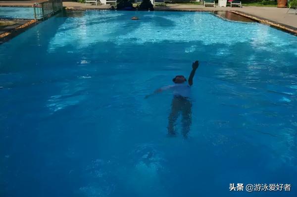 蛙泳出發、轉身後的長劃臂技術