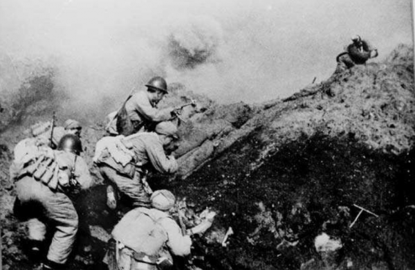 1955年，美軍在臺灣海峽公開挑釁，毛主席用一場勝仗給出最強回應