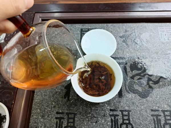 這3款茶價格親民，口感好，營養足。行家：不愛喝水人的救星