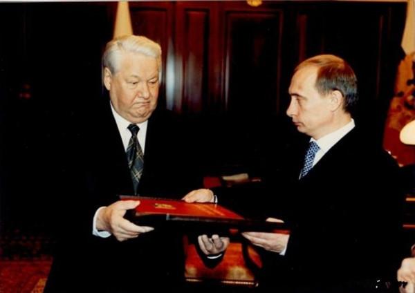 “戰鬥民族”俄羅斯，為何最終選擇與中國攜手並肩？