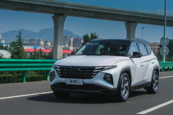 第五代途勝L與第四代奇駿,誰才是合資SUV首選?對比後一目瞭然 第五代途勝L與第四代奇駿,誰才是合資SUV首選?對比後一目瞭然