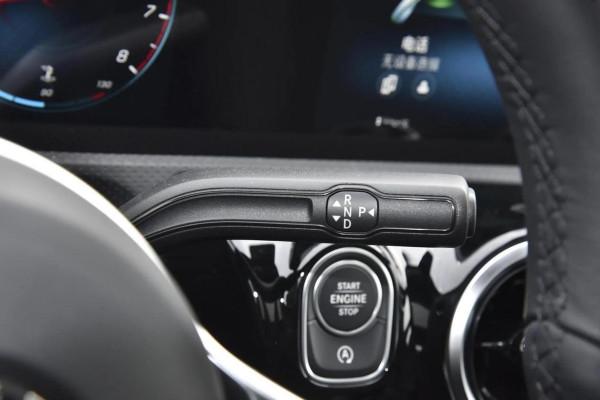 內飾奢華燃油經濟，23&period;68萬起售，進口賓士A級值得入手嗎？