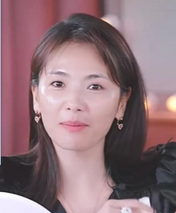 依雪抗衰：女明星卸妝後的面板狀態絕了！劉濤當場直播卸妝