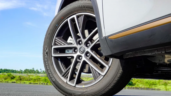 這臺10萬級精品SUV號稱“合資終結者”,如今更具旗艦氣場 這臺10萬級精品SUV號稱“合資終結者”,如今更具旗艦氣場