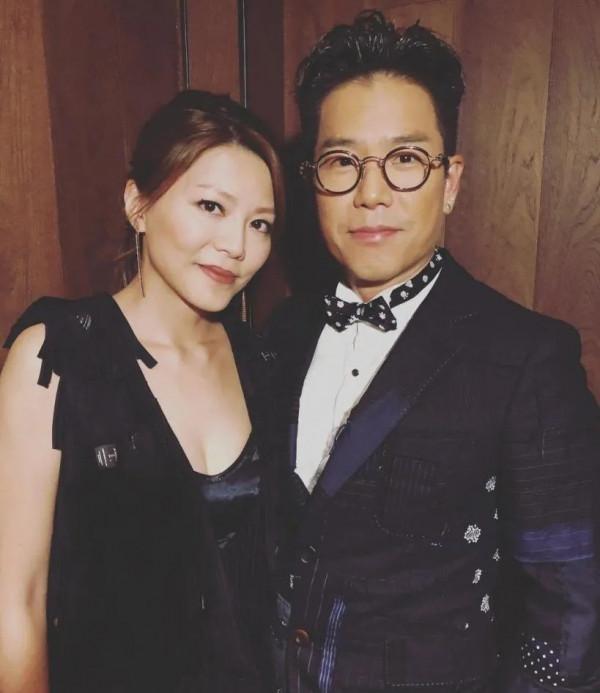 明星豪宅大對比，趙文卓豪宅大地種參天大樹，張智霖租房到買房