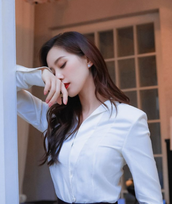 劉詩詩:學生時代的她真的很清純很靈動,你們喜歡嗎 劉詩詩:學生時代的她真的很清純很靈動,你們喜歡嗎