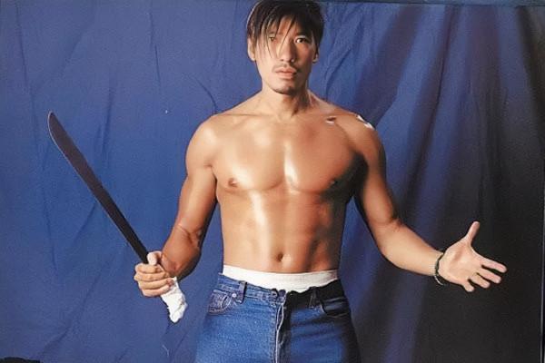 14K叔父輩“差佬文”,從警察到黑幫大佬,晚年被人肢解成七塊 14K叔父輩“差佬文”,從警察到黑幫大佬,晚年被人肢解成七塊