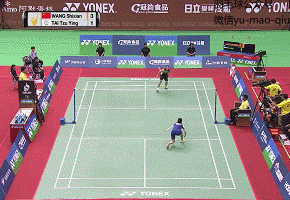 打羽毛球,對於身後球應該怎樣處理才不被動? 打羽毛球,對於身後球應該怎樣處理才不被動?