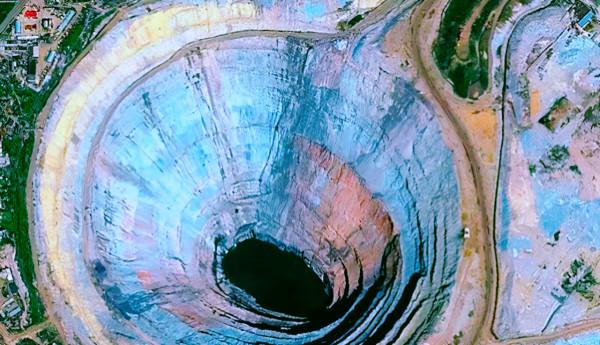 珠峰8848米，火星的山高2.1萬米，為啥地球上的山都不超過1萬米？