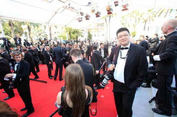 紅毯背後的“內卷”：明星冬天露肩、露腿成常態，粉絲也跟著操心