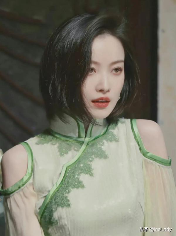 我的社恐女同事，一到年會就變名媛了？