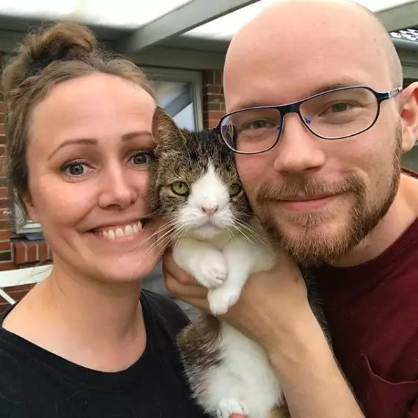 貓總尿床被帶去醫院做檢查,獸醫:這貓是弱智... 貓總尿床被帶去醫院做檢查,獸醫:這貓是弱智...