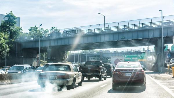 美國在過去十年中,與汽車排放有關的死亡人數下降了數千人 美國在過去十年中,與汽車排放有關的死亡人數下降了數千人
