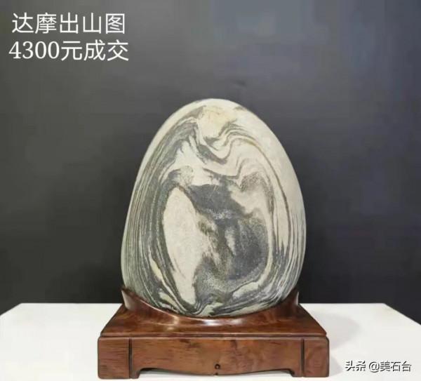 花6888元買塊石頭，只因上面有副青山峻嶺圖