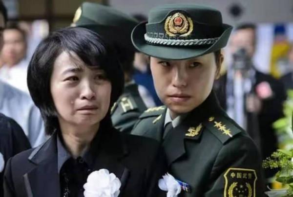 2013年武警戰士犧牲後，31歲妻子被特招入伍，如今過得怎麼樣了