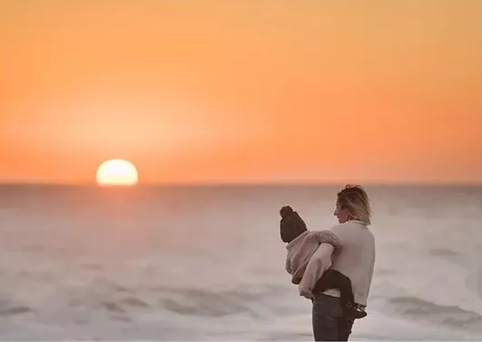 層次高的父母，從不當著孩子面做這4件事