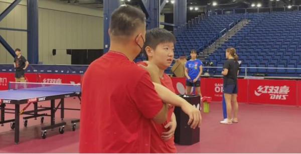 休斯敦國乒訓練忙，孫穎莎陳幸同配合放高球，日本伊藤美誠練擺短