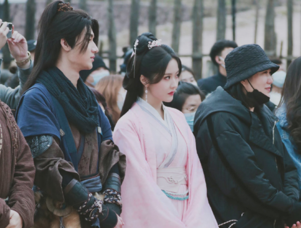 嘉行傳媒真是好眼光，王藝瑾穿古裝：這是照著演員標準選愛豆吧