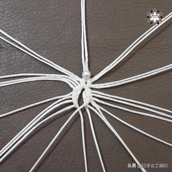 用繩子就能編出漂亮的雪花，超詳細的教程，一步一步教你編