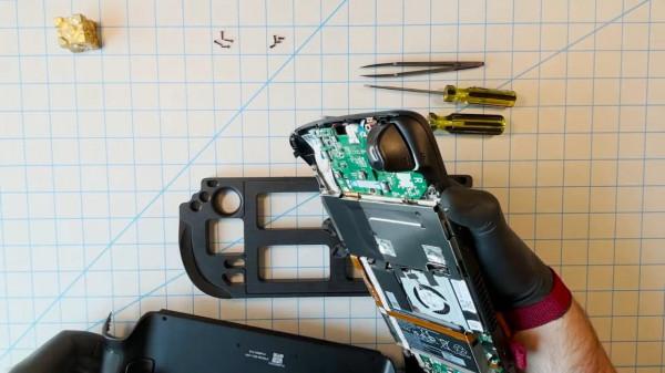 V社釋出Steam掌機拆解影片 警告使用者不要自己拆解