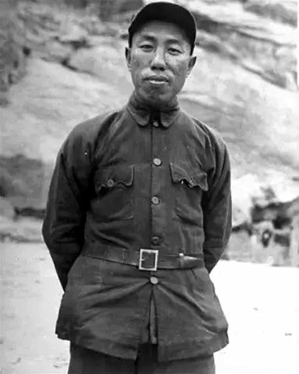 毛主席排第一，陳毅排第二，他排第三，他就是文武雙全的成仿吾