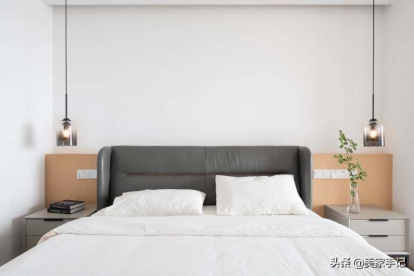 一進他家，彷彿世界都安靜了下來，全屋沒有一絲俗氣，太有品味了