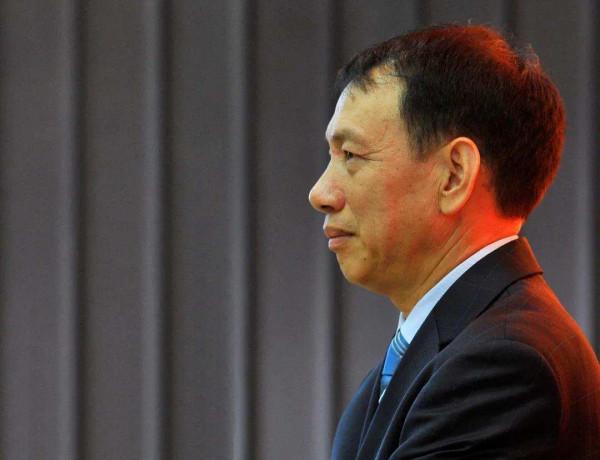 福建窮小子，小學沒畢業，逆襲成福州首富，身家580億卻偷稅