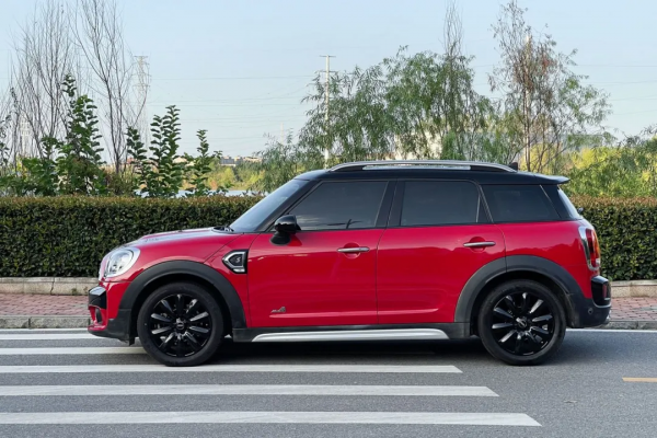 2.0T+8AT+四驅，二手新countryman，豪華感滿滿