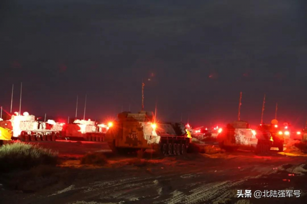 ​深入“虎穴”察敵情，看這名偵察兵是怎樣做到的……