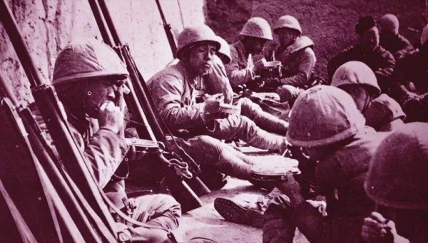 雙池遭遇戰，日軍為何穿白襯衣作戰？王耀南觀察許久後找出原因