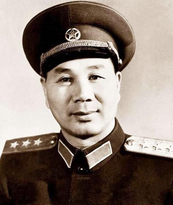 1955年授銜時，總參謀部各位負責人都是誰？被授予什麼軍銜？