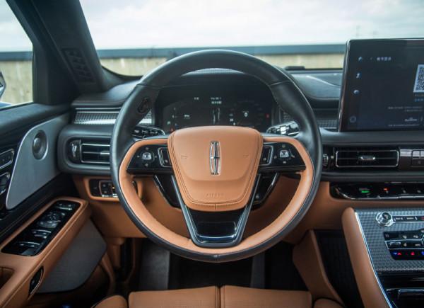 全系3.0T大V6的林肯飛行家上新款 外觀沒變 配置小幅調整