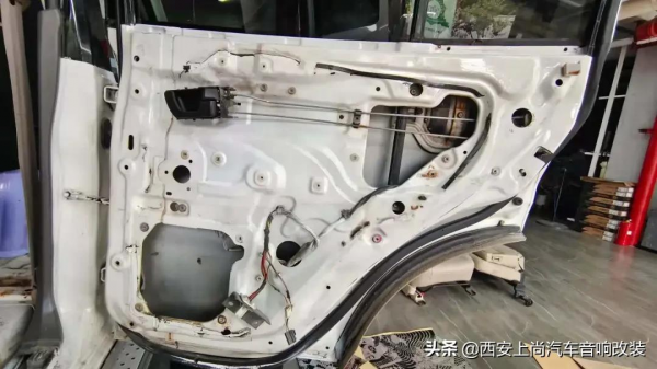 給你一個健康的駕乘環境,三菱帕傑羅升級德國彩虹音響&;全車隔音 給你一個健康的駕乘環境,三菱帕傑羅升級德國彩虹音響&;全車隔音