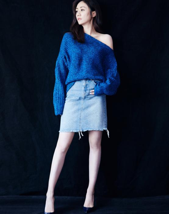 劉芸走機場真的好敢穿,運動背心裙配襯衫,身材有點肉感更好看 劉芸走機場真的好敢穿,運動背心裙配襯衫,身材有點肉感更好看