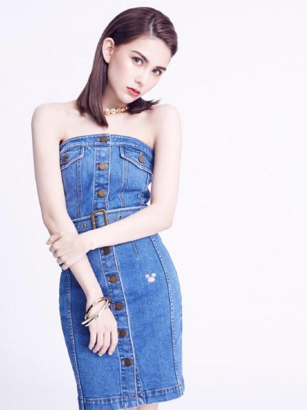 天王嫂昆凌不走甜美風,牛仔套裝帥出天界,怪不得迷倒周董 天王嫂昆凌不走甜美風,牛仔套裝帥出天界,怪不得迷倒周董