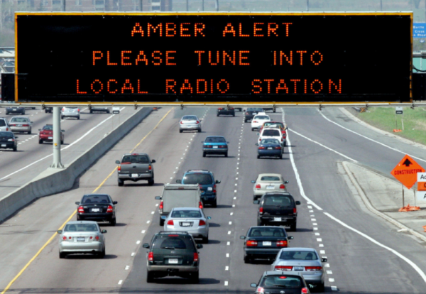 2004年美國孕婦被“剖腹取子”，兇手曝光後，數萬網友為其求情