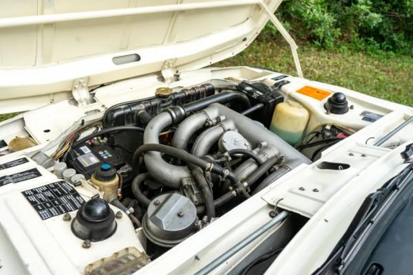 第一款使用渦輪增壓的量產寶馬車，1974年寶馬2002 Turbo