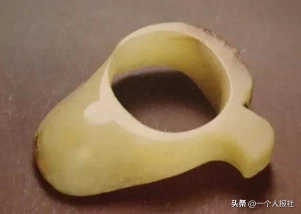 琳琅滿目的扳指