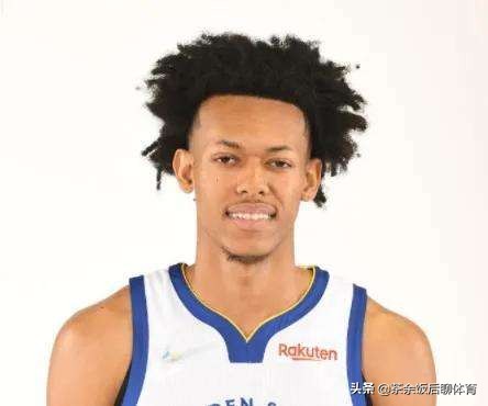 可喜可賀！勇士雄鹿尼克斯完成三人交易簽約，庫裡迎來得力幫手