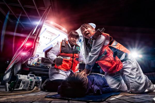 心肌梗死病人情況嚴重 轉院途中爭分奪秒 五公里路程僅用時3分40秒