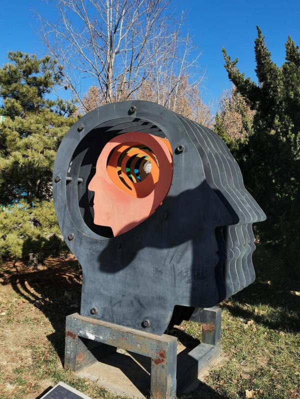 陽光下漫步北京國際雕塑公園（五）