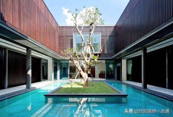 在閃著光的私人院落間與世界溫暖相擁 在閃著光的私人院落間與世界溫暖相擁