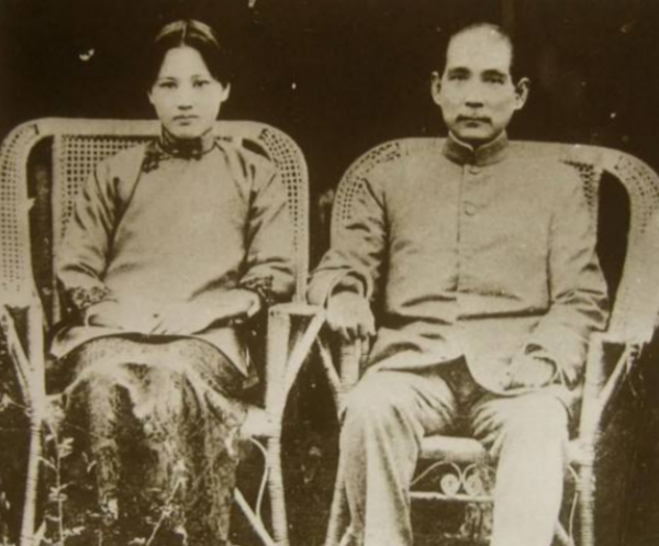 宋慶齡保姆被一男子求婚,帶回家後,宋慶齡神色嚴肅:此人是特務 宋慶齡保姆被一男子求婚,帶回家後,宋慶齡神色嚴肅:此人是特務