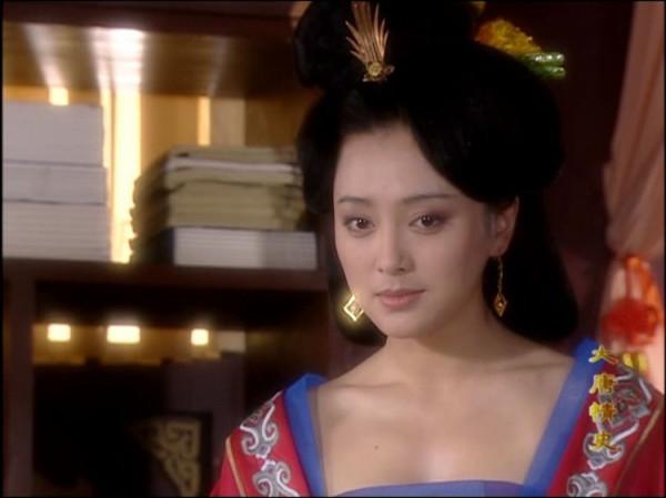 女星大火前的經歷，林心如演丫鬟，楊怡跑6年龍套，各有各的辛酸