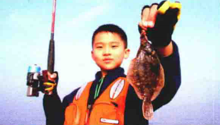 「 日本專業海釣入門投釣書籍 」新手嘗試投釣釣點 海面中心堤壩