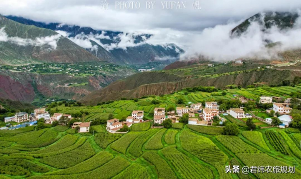 快來看看西藏新農村，家家都住小洋樓，環境美如世外桃源