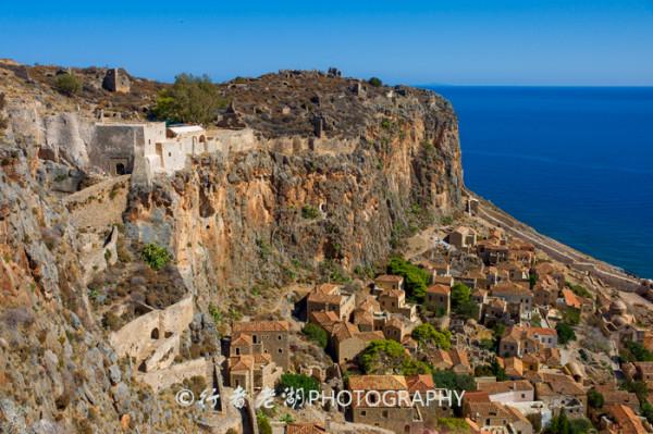 僅20人的小島，儲存著中世紀城堡，90%本地遊客是去拍婚紗度蜜月