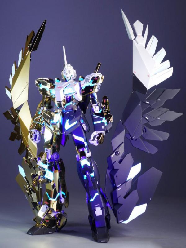 不對稱改造，獨角獸高達4號機·天馬